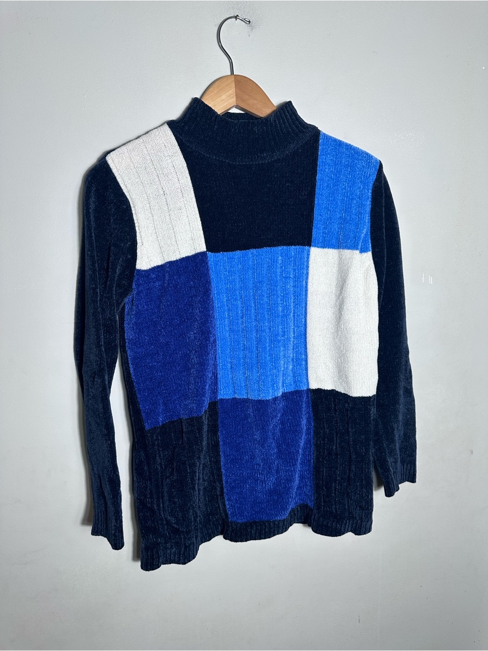 Vintage Classic Elements Colorblock Turtleneck Sweater